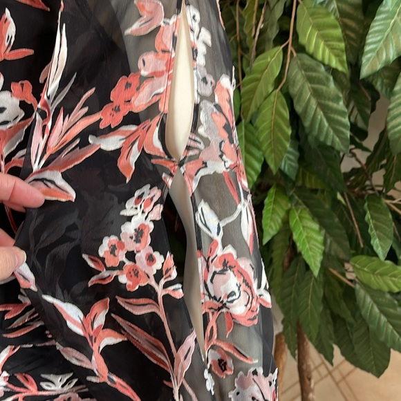 WHBM FLORAL BURNOUT DRAPED BACK BLOUSE - Picture 9 of 12